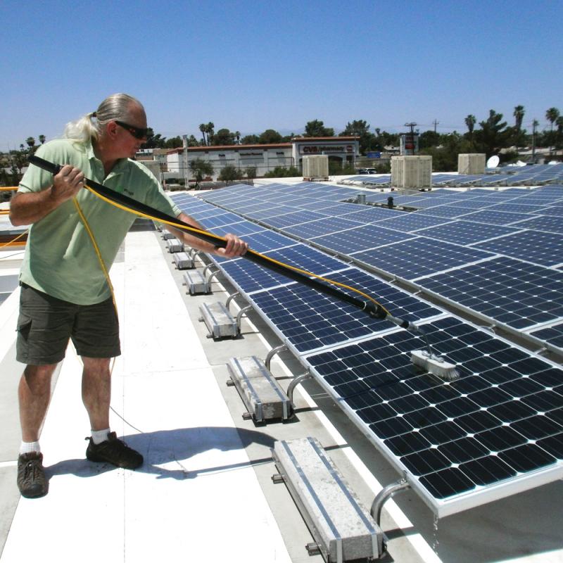 solar_panel_cleaning_3.jpg